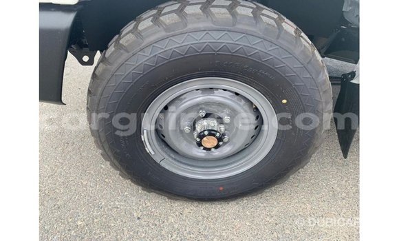 Acheter Import Voiture Toyota Land Cruiser Blanc à Import - Dubai, Conakry Acheter Import Voiture Toyota Land Cruiser Blanc à Import - Dubai, Conakry