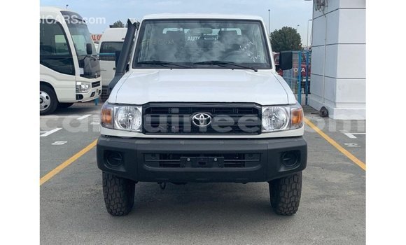 Acheter Import Voiture Toyota Land Cruiser Blanc à Import - Dubai, Conakry Acheter Import Voiture Toyota Land Cruiser Blanc à Import - Dubai, Conakry