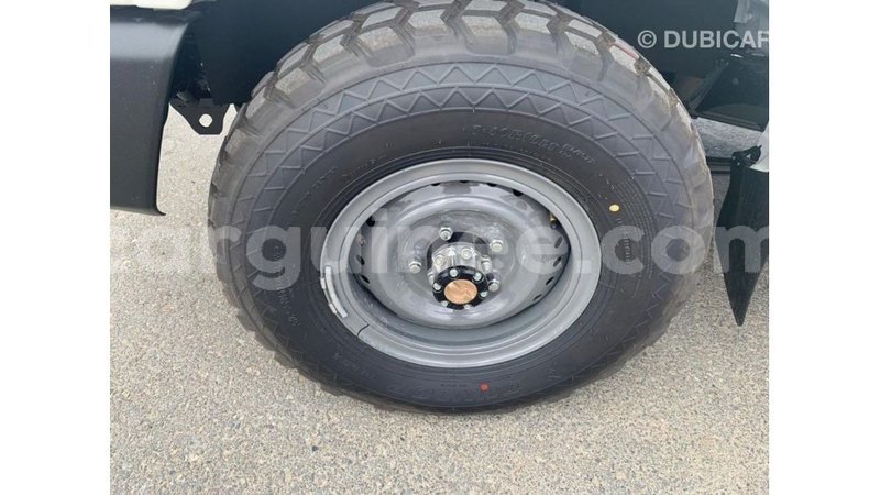 Big with watermark toyota land cruiser conakry import dubai 5644