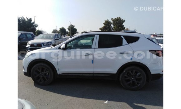 Buy Import Hyundai Santa Fe White Car in Import - Dubai in Conakry Buy Import Hyundai Santa Fe White Car in Import - Dubai in Conakry