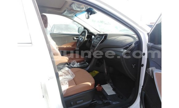 Buy Import Hyundai Santa Fe White Car in Import - Dubai in Conakry Buy Import Hyundai Santa Fe White Car in Import - Dubai in Conakry