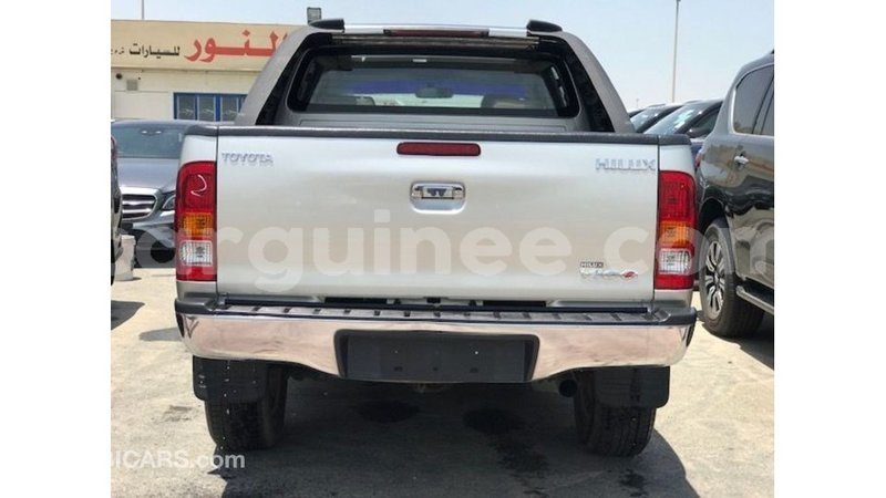 Big with watermark toyota hilux conakry import dubai 5650