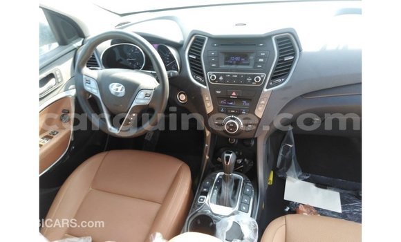 Buy Import Hyundai Santa Fe White Car in Import - Dubai in Conakry Buy Import Hyundai Santa Fe White Car in Import - Dubai in Conakry