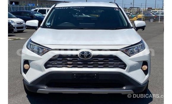 Buy Import Toyota 4Runner White Car in Import - Dubai in Conakry Buy Import Toyota 4Runner White Car in Import - Dubai in Conakry