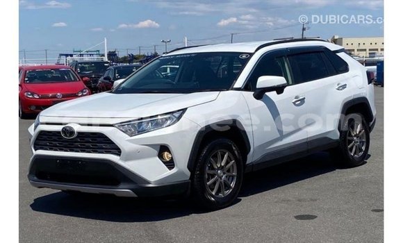 Buy Import Toyota 4Runner White Car in Import - Dubai in Conakry Buy Import Toyota 4Runner White Car in Import - Dubai in Conakry