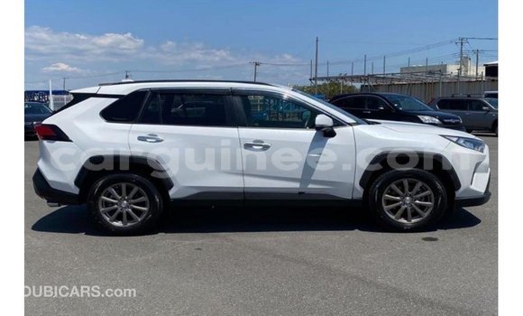 Buy Import Toyota 4Runner White Car in Import - Dubai in Conakry Buy Import Toyota 4Runner White Car in Import - Dubai in Conakry