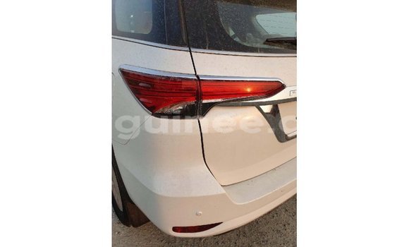 Buy Import Toyota Fortuner White Car in Import - Dubai in Conakry Buy Import Toyota Fortuner White Car in Import - Dubai in Conakry