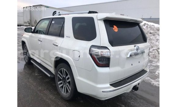 Acheter Import Voiture Toyota 4Runner Blanc à Import - Dubai, Conakry Acheter Import Voiture Toyota 4Runner Blanc à Import - Dubai, Conakry