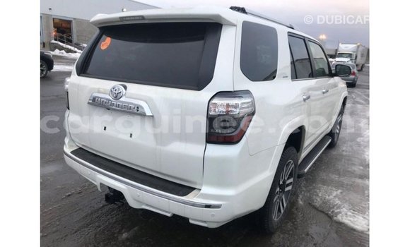 Acheter Import Voiture Toyota 4Runner Blanc à Import - Dubai, Conakry Acheter Import Voiture Toyota 4Runner Blanc à Import - Dubai, Conakry