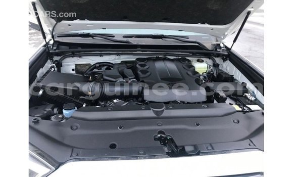 Acheter Import Voiture Toyota 4Runner Blanc à Import - Dubai, Conakry Acheter Import Voiture Toyota 4Runner Blanc à Import - Dubai, Conakry