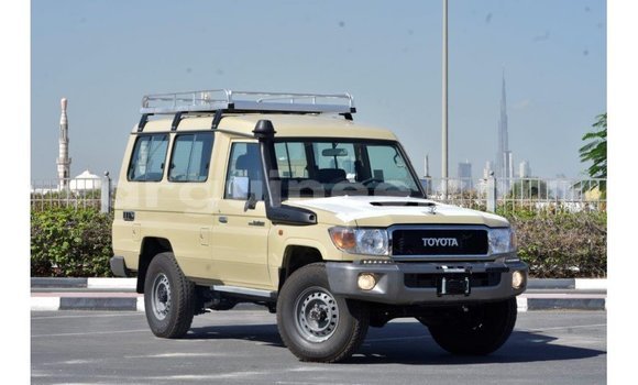 Buy Import Toyota Land Cruiser Beige Car in Import - Dubai in Conakry Buy Import Toyota Land Cruiser Beige Car in Import - Dubai in Conakry