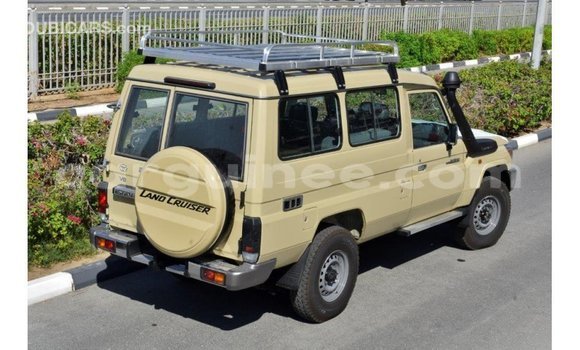 Buy Import Toyota Land Cruiser Beige Car in Import - Dubai in Conakry Buy Import Toyota Land Cruiser Beige Car in Import - Dubai in Conakry