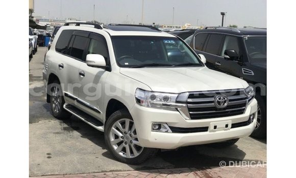 Buy Import Toyota Land Cruiser White Car in Import - Dubai in Conakry Buy Import Toyota Land Cruiser White Car in Import - Dubai in Conakry