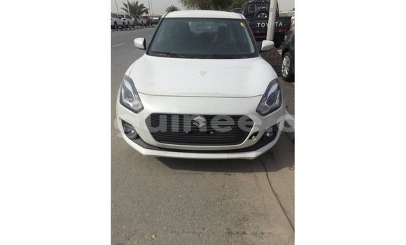 Acheter Import Voiture Suzuki Swift Blanc à Import - Dubai, Conakry