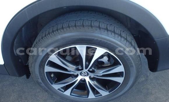 Buy Used Toyota RAV4 White Car in Conakry in Conakry Buy Used Toyota RAV4 White Car in Conakry in Conakry