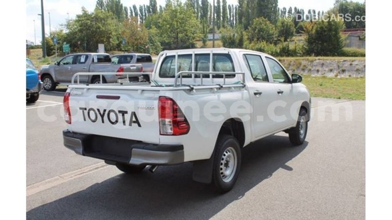 Big with watermark toyota hilux conakry import dubai 5690