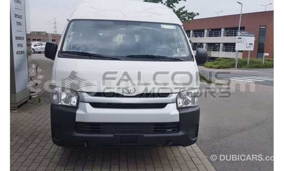 Acheter Import Voiture Toyota Hiace Blanc à Import - Dubai, Conakry Acheter Import Voiture Toyota Hiace Blanc à Import - Dubai, Conakry