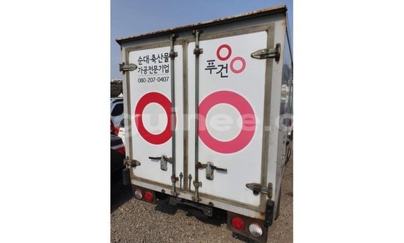 Acheter Import Voiture Kia Carens Blanc à Import - Dubai, Conakry Acheter Import Voiture Kia Carens Blanc à Import - Dubai, Conakry