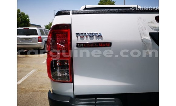Buy Import Toyota Hilux White Car in Import - Dubai in Conakry Buy Import Toyota Hilux White Car in Import - Dubai in Conakry