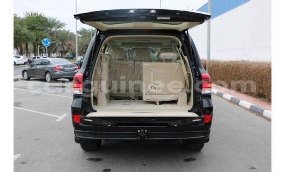 Buy Import Toyota Land Cruiser Black Car in Import - Dubai in Conakry Buy Import Toyota Land Cruiser Black Car in Import - Dubai in Conakry