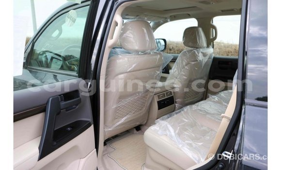 Buy Import Toyota Land Cruiser Black Car in Import - Dubai in Conakry Buy Import Toyota Land Cruiser Black Car in Import - Dubai in Conakry