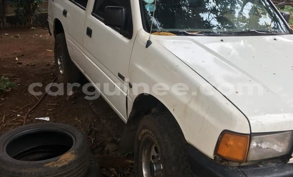 Buy Used Isuzu Rodeo White Car in Conakry in Conakry Buy Used Isuzu Rodeo White Car in Conakry in Conakry