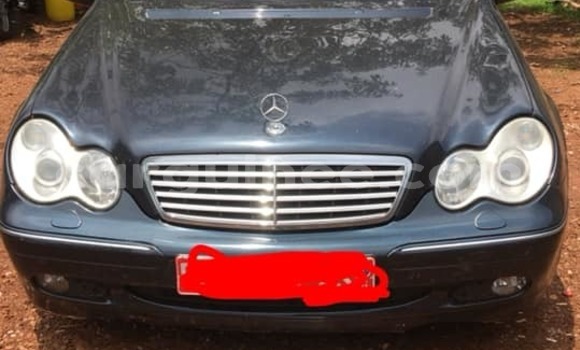 Buy Used Mercedes-Benz C–Class Blue Car in Conakry in Conakry Buy Used Mercedes-Benz C–Class Blue Car in Conakry in Conakry