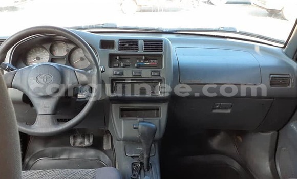 Buy Used Toyota RAV4 Green Car in Conakry in Conakry Buy Used Toyota RAV4 Green Car in Conakry in Conakry