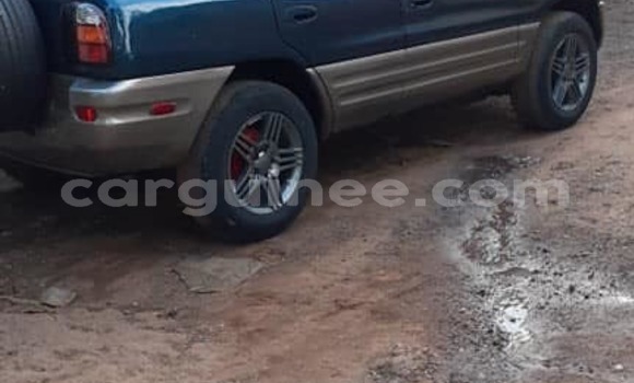 Buy Used Toyota RAV4 Green Car in Conakry in Conakry Buy Used Toyota RAV4 Green Car in Conakry in Conakry