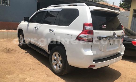 Acheter Occasion Voiture Toyota Land Cruiser Prado Blanc à Conakry, Conakry Acheter Occasion Voiture Toyota Land Cruiser Prado Blanc à Conakry, Conakry
