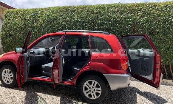 Acheter Occasion Voiture Toyota RAV4 Rouge à Conakry, Conakry Acheter Occasion Voiture Toyota RAV4 Rouge à Conakry, Conakry