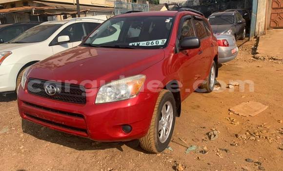Acheter Occasion Voiture Toyota RAV4 Rouge à Conakry, Conakry Acheter Occasion Voiture Toyota RAV4 Rouge à Conakry, Conakry