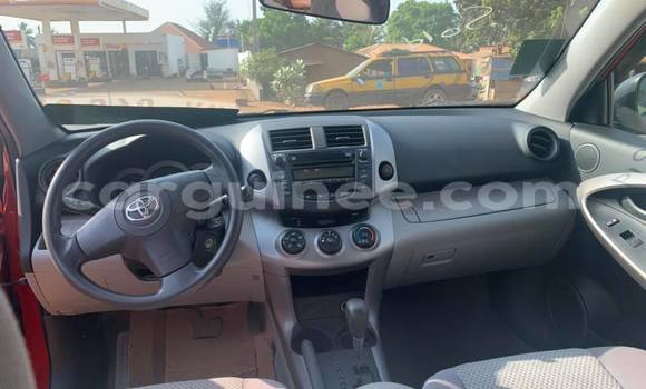 Acheter Occasion Voiture Toyota RAV4 Rouge à Conakry, Conakry Acheter Occasion Voiture Toyota RAV4 Rouge à Conakry, Conakry