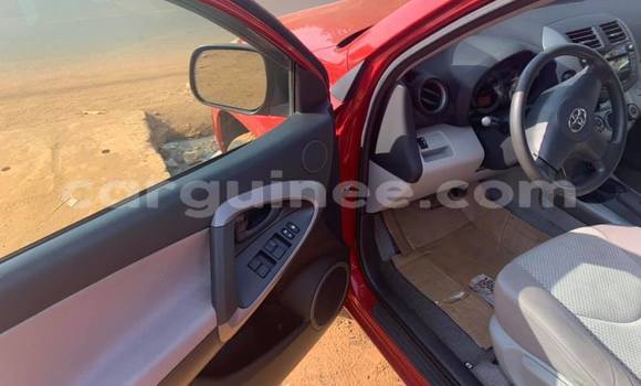 Acheter Occasion Voiture Toyota RAV4 Rouge à Conakry, Conakry Acheter Occasion Voiture Toyota RAV4 Rouge à Conakry, Conakry