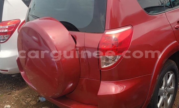 Acheter Occasion Voiture Toyota RAV4 Rouge à Conakry, Conakry Acheter Occasion Voiture Toyota RAV4 Rouge à Conakry, Conakry