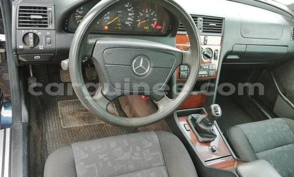 Acheter Occasion Voiture Mercedes-Benz C–Class Bleu à Conakry, Conakry Acheter Occasion Voiture Mercedes-Benz C–Class Bleu à Conakry, Conakry