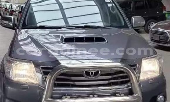 Buy Used Toyota Hilux Black Car in Conakry in Conakry