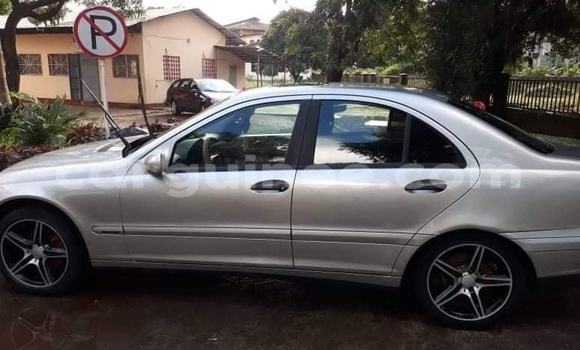 Acheter Occasion Voiture Mercedes-Benz C–Class Gris à Conakry, Conakry Acheter Occasion Voiture Mercedes-Benz C–Class Gris à Conakry, Conakry