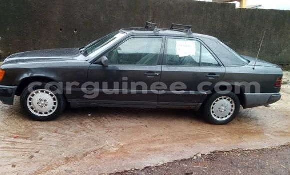 Acheter Occasion Voiture Mercedes-Benz 190–Series Noir à Conakry, Conakry Acheter Occasion Voiture Mercedes-Benz 190–Series Noir à Conakry, Conakry