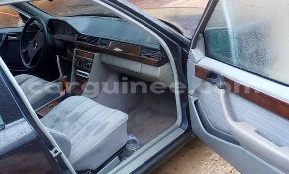 Acheter Occasion Voiture Mercedes-Benz 190–Series Noir à Conakry, Conakry Acheter Occasion Voiture Mercedes-Benz 190–Series Noir à Conakry, Conakry