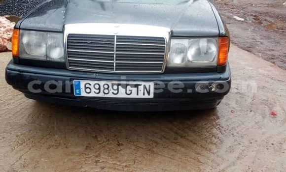 Acheter Occasion Voiture Mercedes-Benz 190–Series Noir à Conakry, Conakry Acheter Occasion Voiture Mercedes-Benz 190–Series Noir à Conakry, Conakry