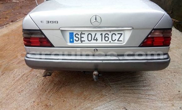 Acheter Occasion Voiture Mercedes-Benz C–Class Gris à Conakry, Conakry Acheter Occasion Voiture Mercedes-Benz C–Class Gris à Conakry, Conakry