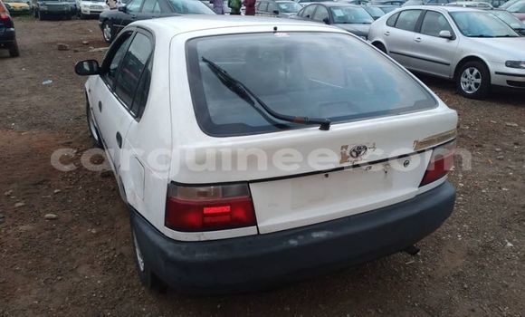 Acheter Occasion Voiture Toyota Corolla Blanc à Conakry, Conakry Acheter Occasion Voiture Toyota Corolla Blanc à Conakry, Conakry