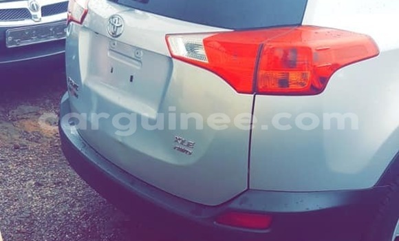 Acheter Occasion Voiture Toyota RAV4 Gris à Conakry, Conakry Acheter Occasion Voiture Toyota RAV4 Gris à Conakry, Conakry