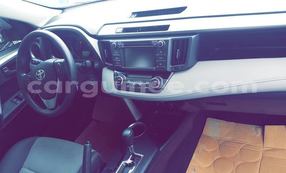 Acheter Occasion Voiture Toyota RAV4 Gris à Conakry, Conakry Acheter Occasion Voiture Toyota RAV4 Gris à Conakry, Conakry