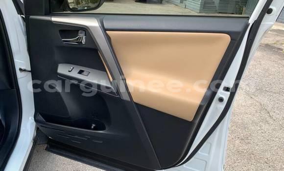 Buy Used Toyota RAV4 White Car in Conakry in Conakry Buy Used Toyota RAV4 White Car in Conakry in Conakry