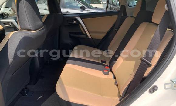 Buy Used Toyota RAV4 White Car in Conakry in Conakry Buy Used Toyota RAV4 White Car in Conakry in Conakry