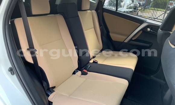 Buy Used Toyota RAV4 White Car in Conakry in Conakry Buy Used Toyota RAV4 White Car in Conakry in Conakry