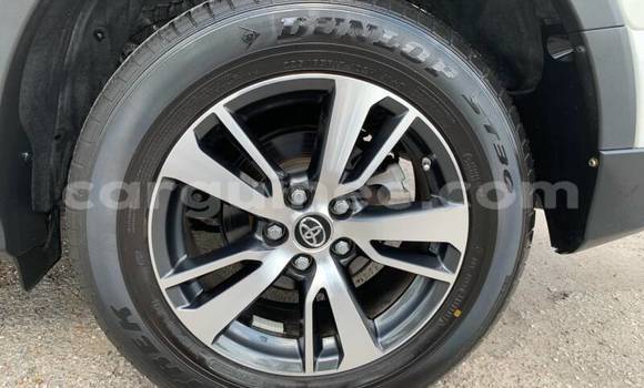 Buy Used Toyota RAV4 White Car in Conakry in Conakry Buy Used Toyota RAV4 White Car in Conakry in Conakry