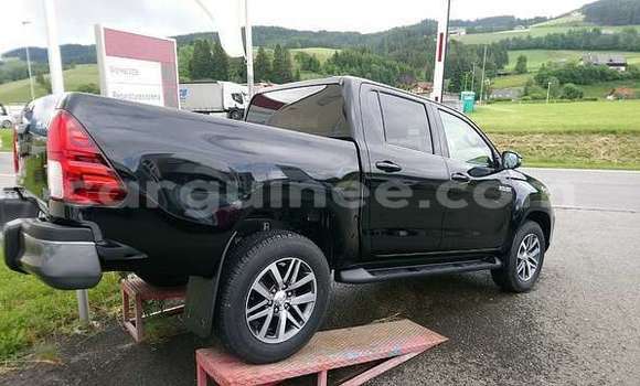 Buy Used Toyota Hilux Black Car in Conakry in Conakry Buy Used Toyota Hilux Black Car in Conakry in Conakry